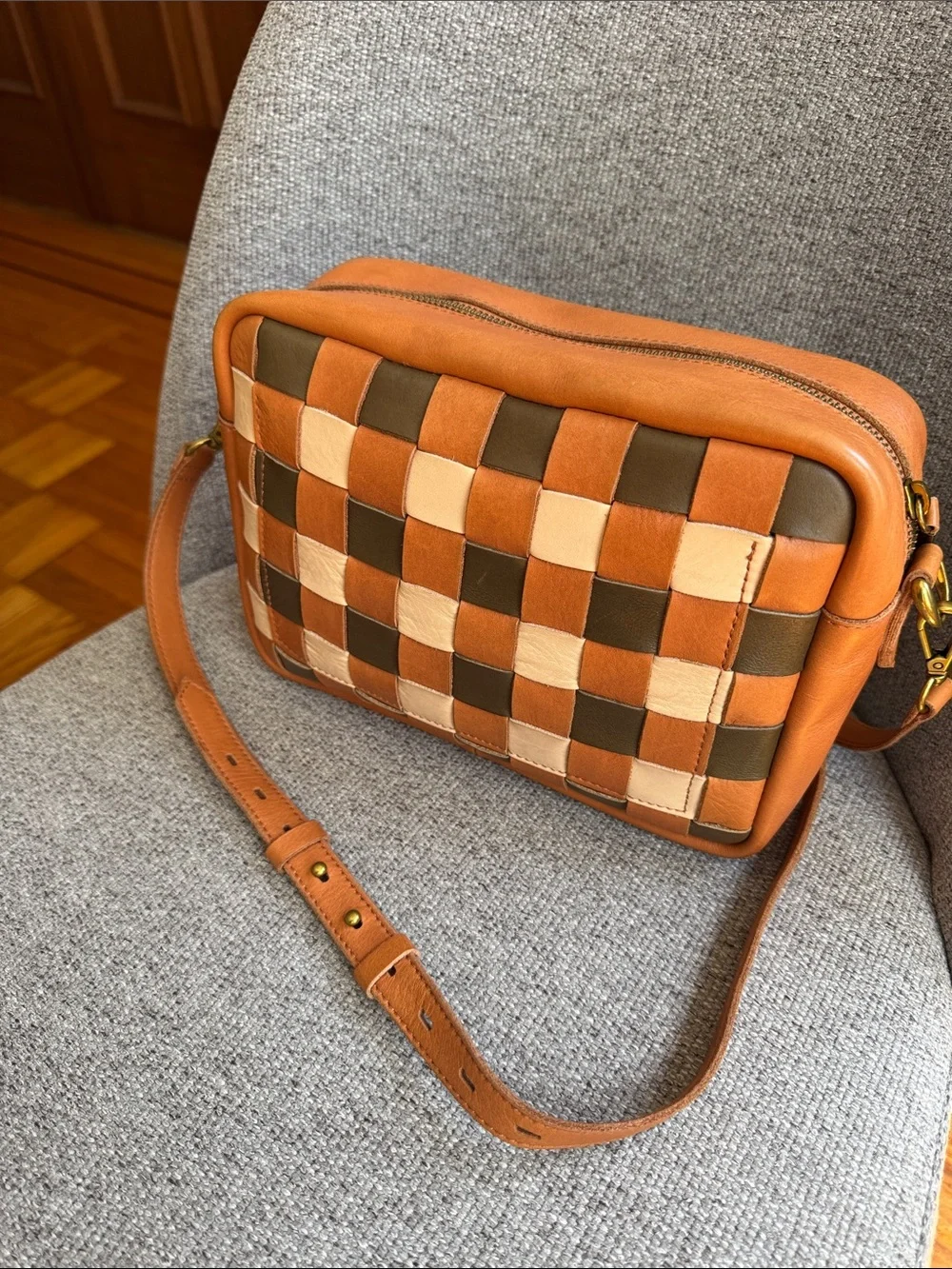 Madewell The Large Transport Camera Bag: Multicolored Woven - Picture 4 of 9